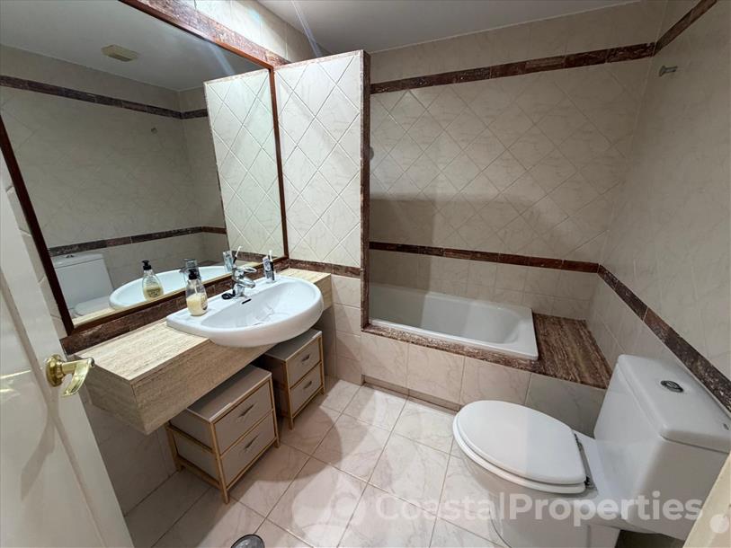 Victoria: Apartment for Rent in Almería, Almería Victoria: Apartment for Rent in Almería, Almería